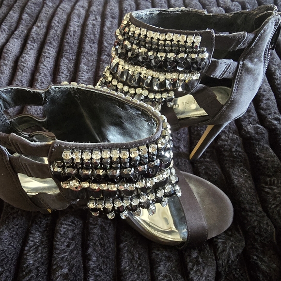 Gianni Bini Black Embellished Heels - Picture 1 of 3